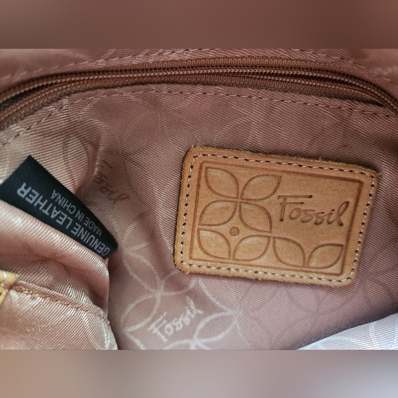 NWOT Fossil Leather Crossbody Bag - Picture 8 of 10